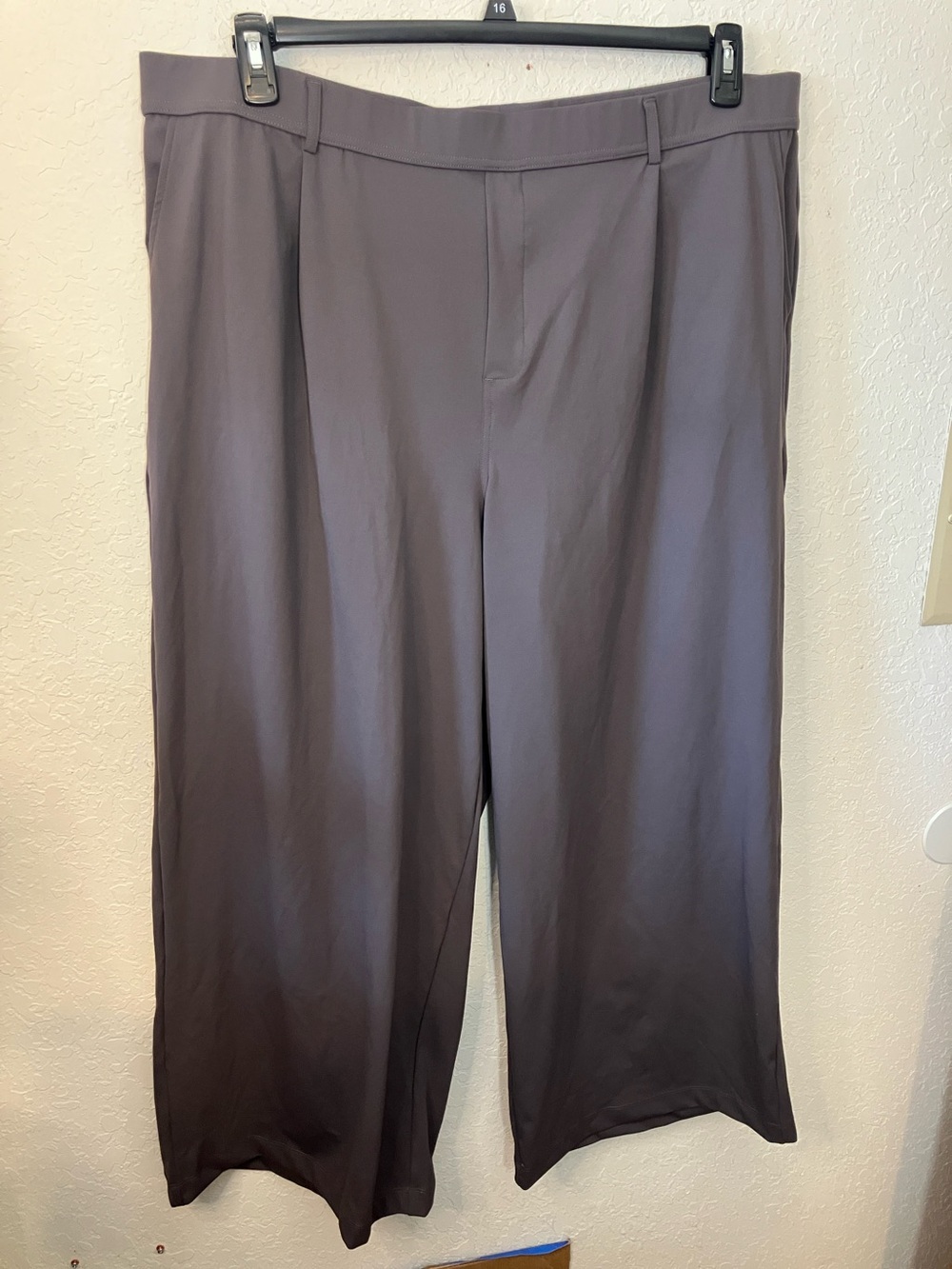 HALARA Wide Leg Pants in Taupe Gray